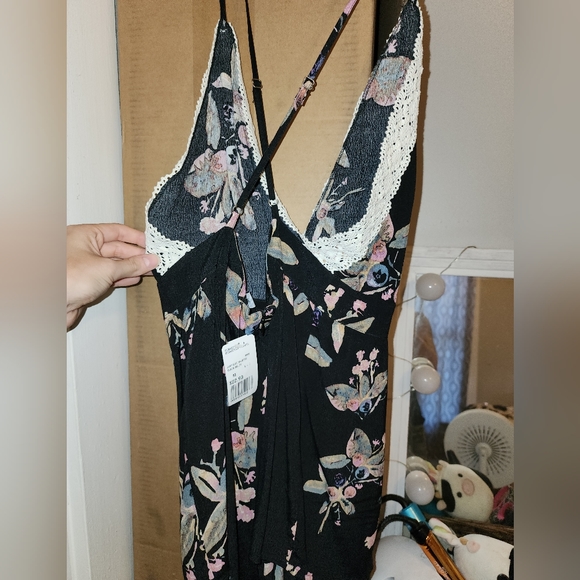 Floral Romper - Picture 2 of 4